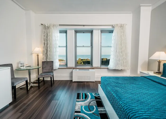 Hotel Congress Plaza 3*